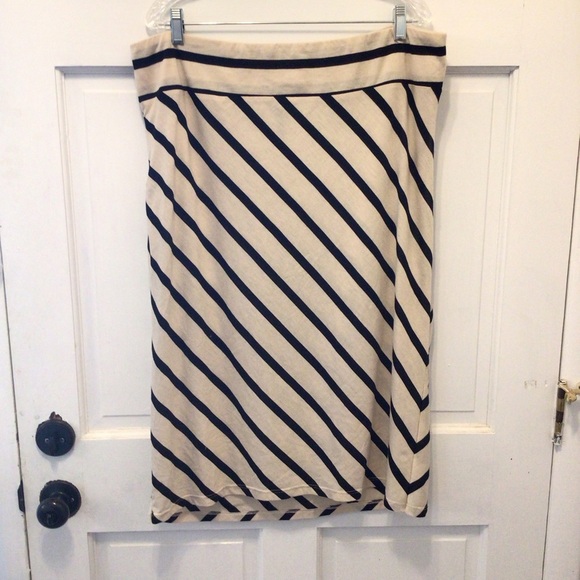 New Directions Plus Size Cream & Black Striped Stretch Midi Skirt Size 2X - Picture 3 of 4